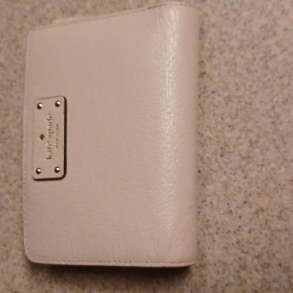 🐾Kate Spade Cream Women's Wallet🎉 - Picture 3 of 12